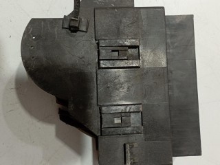 блок предохранителей Opel Zafira A 1999-2003, 09131668