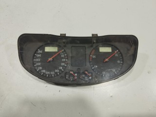 панель приборов (щиток) Volkswagen Passat B5 1996-2001, левый руль, 3B0919881N