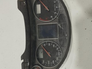панель приборов (щиток) Audi A4 B6 2000-2006, левый руль, 8E0920900H