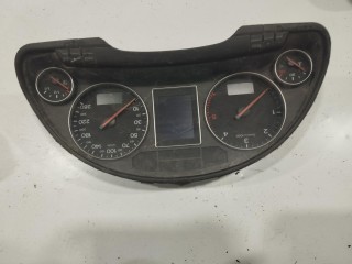 панель приборов (щиток) Audi A4 B6 2000-2006, левый руль, 8E0920900K