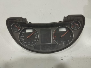 панель приборов (щиток) Audi A4 B6 2000-2006, левый руль, 0263626135