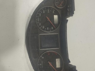 панель приборов (щиток) Audi A4 B6 2000-2006, левый руль, 8E0920900G