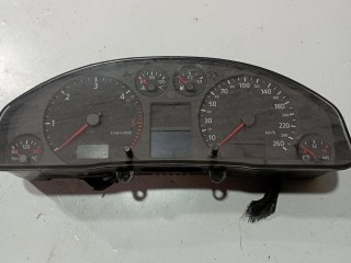 панель приборов (щиток) Audi A6 C5 1997-2001, левый руль, 4B0920900M
