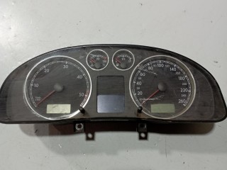 панель приборов (щиток) Volkswagen Passat B5 1996-2001, левый руль, 3B0920826A