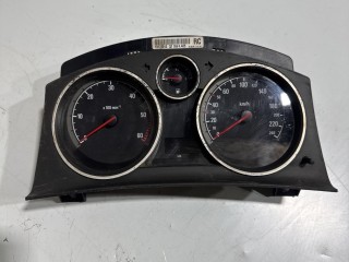 панель приборов (щиток) Opel Astra H 2004-2007, левый руль, 13172012