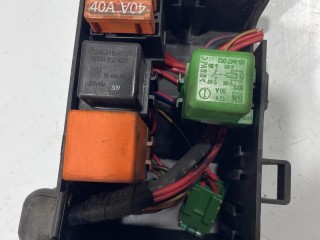 блок реле и предохранителей Opel Astra G 1998-2009, 03447012