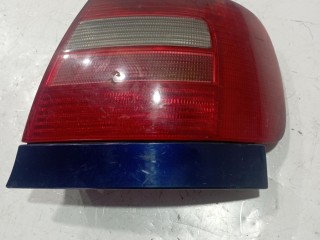 панель фонаря заднего правая Audi A4 B5 1994-1999, 8D0945096C