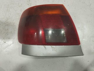 фонарь задний левый Audi A4 B5 1994-1999, 8D0945095A