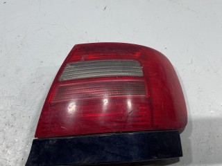 фонарь задний правый Audi A4 B5 1994-1999, 8D0945112D