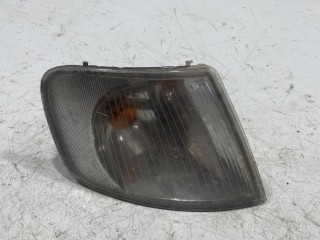 указатель поворота правый Audi A3 8L 1996-2000, 8L0953050