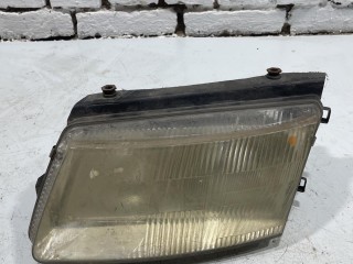 фара левая Volkswagen Passat B5 1996-2001, 3B0941018