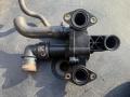 корпус термостата Land Rover Discovery 3 поколение 2007г. - фото №2