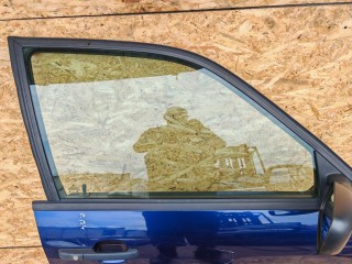 стекло двери передней правой, Volkswagen Passat B4 1993-1997