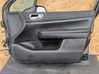 обшивка двери передней правой, Peugeot 307 1 поколение 2001-2005