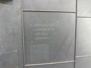 накладка на сиденье передняя левая, ориг. номер A6396600809, Mercedes-Benz Vito W639 2003-2010
