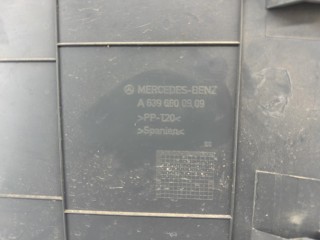 накладка на сиденье передняя правая, ориг. номер A6396600909, Mercedes-Benz Vito W639 2003-2010