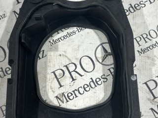 консоль салона Mercedes-Benz E W212 2009-2013, A2042670088