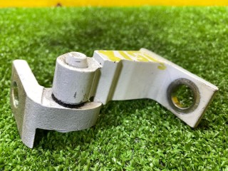 петля двери задней левой, ориг. номер 8V5833403C, Volkswagen Tiguan 2 поколение 2016-2021