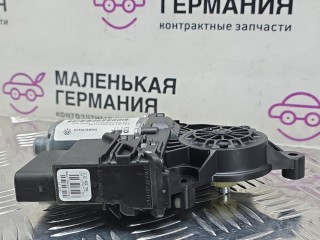 моторчик стеклоподъемника задний правый, ориг. номер 5K0959795, 5K0959704D, Volkswagen Golf GTi 6 поколение 2008-2012