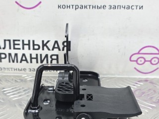 крюк капота, ориг. номер 3C8823480B, Volkswagen Passat CC 1 поколение [рестайлинг] 2012-2017