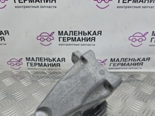 Кронштейн двигателя правый Mercedes-Benz C W205 2014-2018