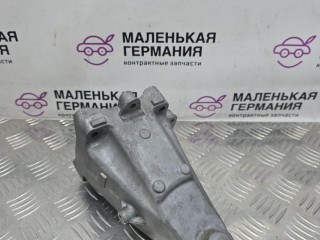 кронштейн двигателя правый, ориг. номер A2742231004, Mercedes-Benz C W205 2014-2018