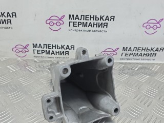 кронштейн двигателя правый, ориг. номер A2742231004, Mercedes-Benz C W205 2014-2018