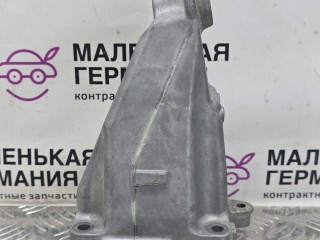 кронштейн двигателя правый, ориг. номер A2742231004, Mercedes-Benz C W205 2014-2018
