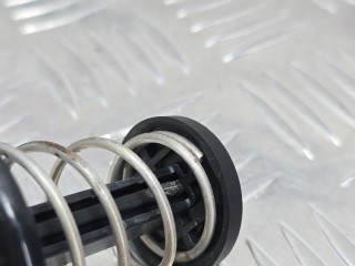 отбойник капота, ориг. номер A2058800027, Mercedes-Benz C W205 2014-2018