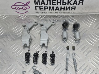 колодки ручника, ориг. номер A2014200373, A2014200589, A1084270074, A2304230092, A1714230092, Mercedes-Benz E W212 2009-2013