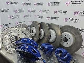 комплект тормозов (диски и суппорта), ориг. номер 6861804, 34206861804, 6861803, 34206861803, 34116887397, 34106891336, 34106891335, 34106887398, 6871258, 6887397, 6887398, 34116861800, 34106861799, 34356890788, 34356890791, 6890791, 34206882997, 34206882998, 34216871258, 6882997, 6882998, 34216885187, 6885187, 6861799, 6861800, 6891335, 6891336, 34206882989, 6882989, 34206882990, 6882990, 34208876343, 8876343, BMW 8 G14/G15 2018-2022