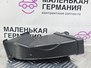 водосток планки обтекателя (жабо) прав. низ., ориг. номер 61667357248, 7357248, BMW 5 G30/G31 2016-2020