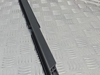 уплотнитель стекла двери задний левый, ориг. номер 7336983, 51357336983, BMW M5 F90 2017-2020