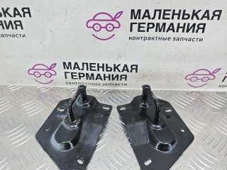 Ответная часть (скоба) замка капота Audi A4 B9 2015-2020, 8W0823185D