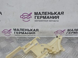 кронштейн (крепление) правый, ориг. номер 3C8839768B, Volkswagen Passat CC 1 поколение [рестайлинг] 2012-2017