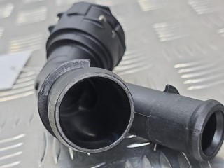 фланец (тройник) системы охлаждения, ориг. номер 5Q0122291DA, Volkswagen Passat B8 2014-2021