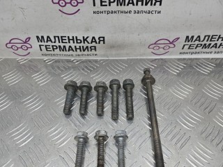 болт Volkswagen Passat B8 2014-2021