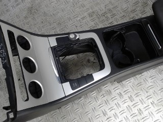 Консоль салона (кулисная часть), Volkswagen Passat B6 2005-2010
