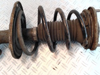 Стойка передняя правая, Toyota Avensis 3 2011-2015