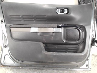 Обшивка двери передней левой (дверная карта), Citroen C4 Cactus 2014-2017