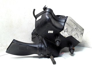 Корпус воздушного фильтра, Audi A4 B8 2011-2015