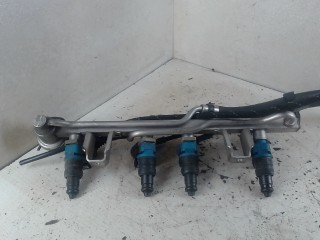 Топливная рампа Volkswagen Passat B5 1996-2001