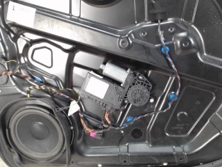 Стеклоподъемник передний правый Volkswagen Touareg 1 2002-2007