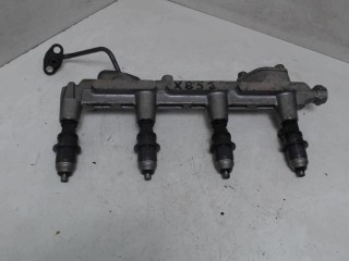 Топливная рампа, Mitsubishi Carisma 1999-2004