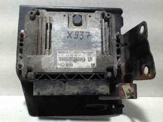 Блок управления двигателем Opel Zafira B 2005-2008