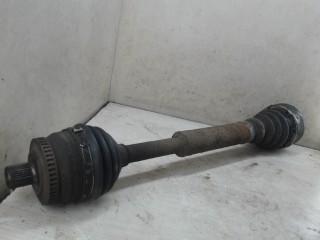 Полуось передняя левая (приводной вал, шрус) Volkswagen Passat B5 1996-2001
