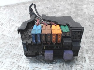 Блок предохранителей Renault Laguna 2 2001-2005
