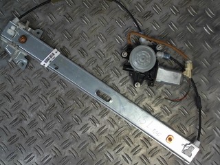 Стеклоподъемник электрический передний левый Mazda Premacy 1 2001-2005