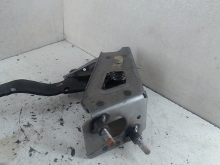 Педаль сцепления, Mitsubishi Carisma 1995-1999