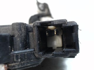 Замок двери задней левой, Subaru Forester SF 1997-2000